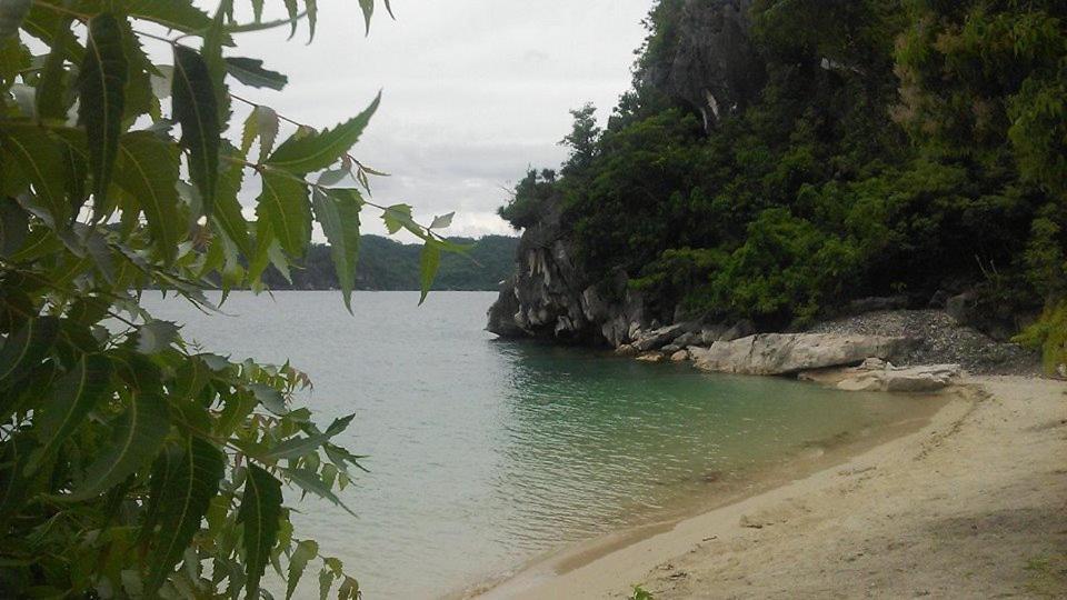 Se San Beach Resort-Isla De Gigantes Carles Exteriör bild